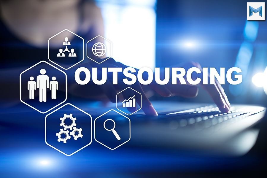 Outsource là gì? Lợi ích và rủi ro khi sử dụng Outsource.